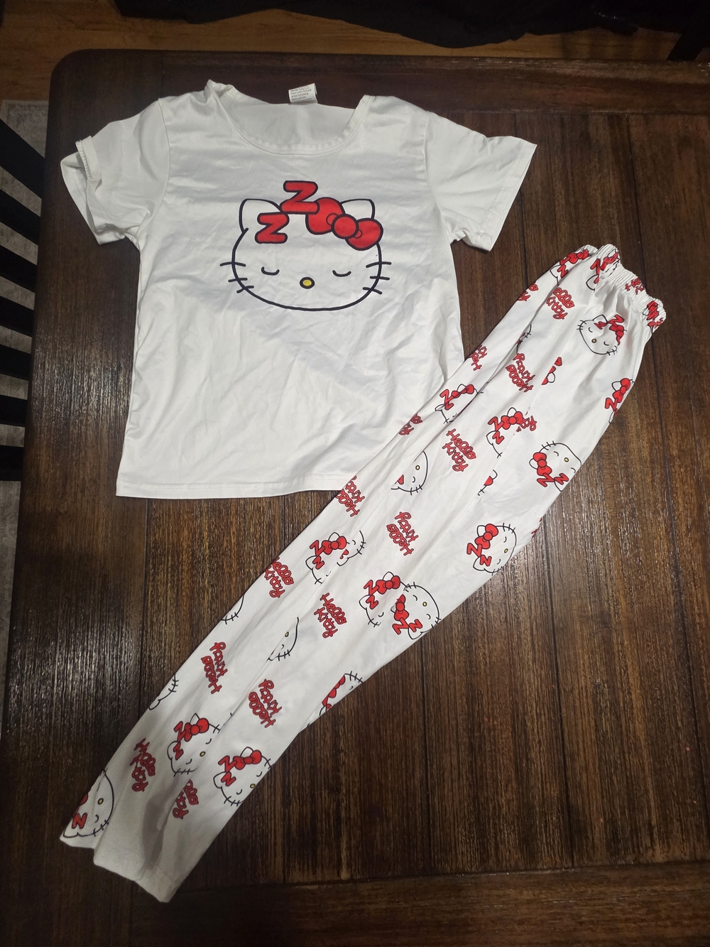 Hello Kitty White & Red Kids Pajama Set - Short Sleeve Top & Pants